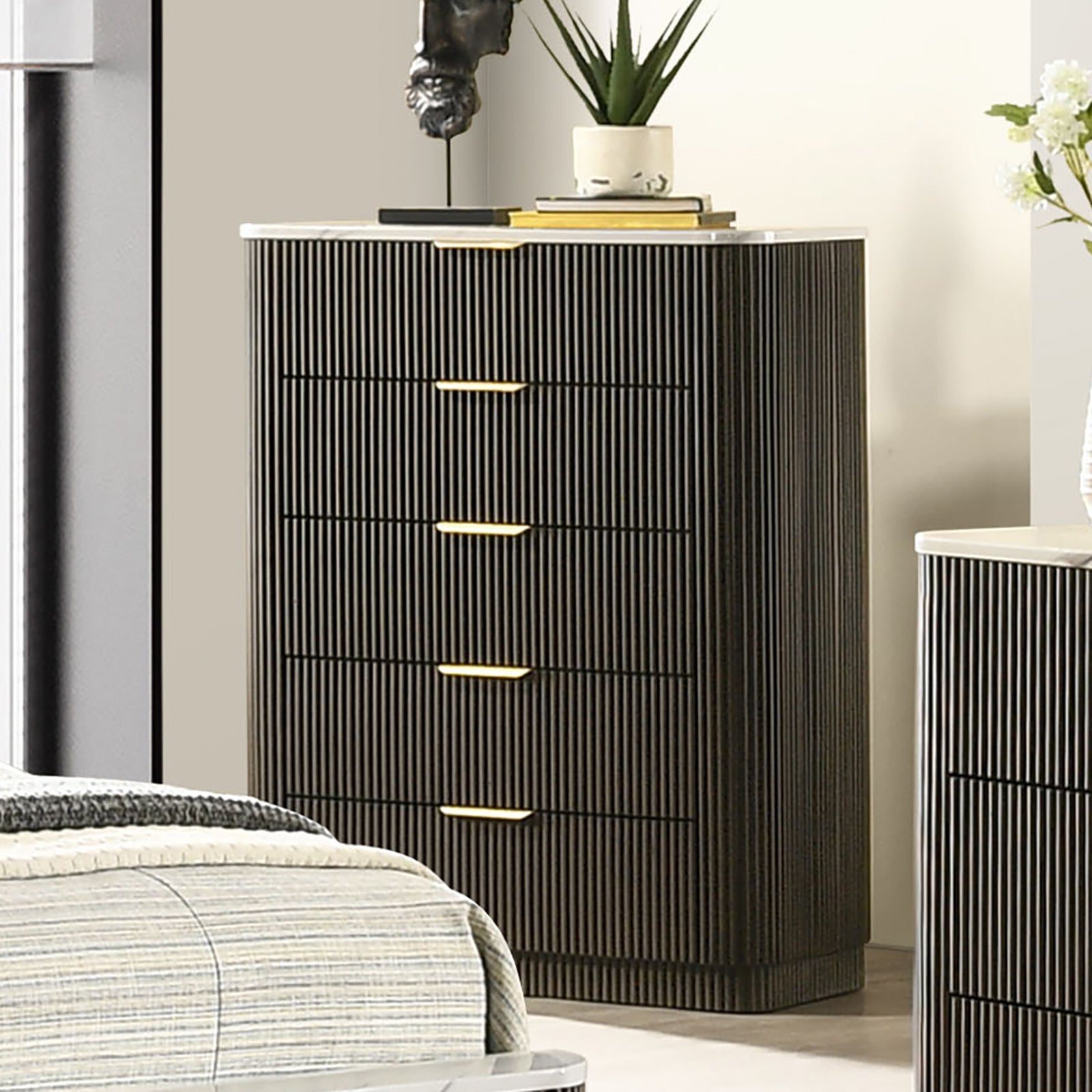 Lantrisant Chest