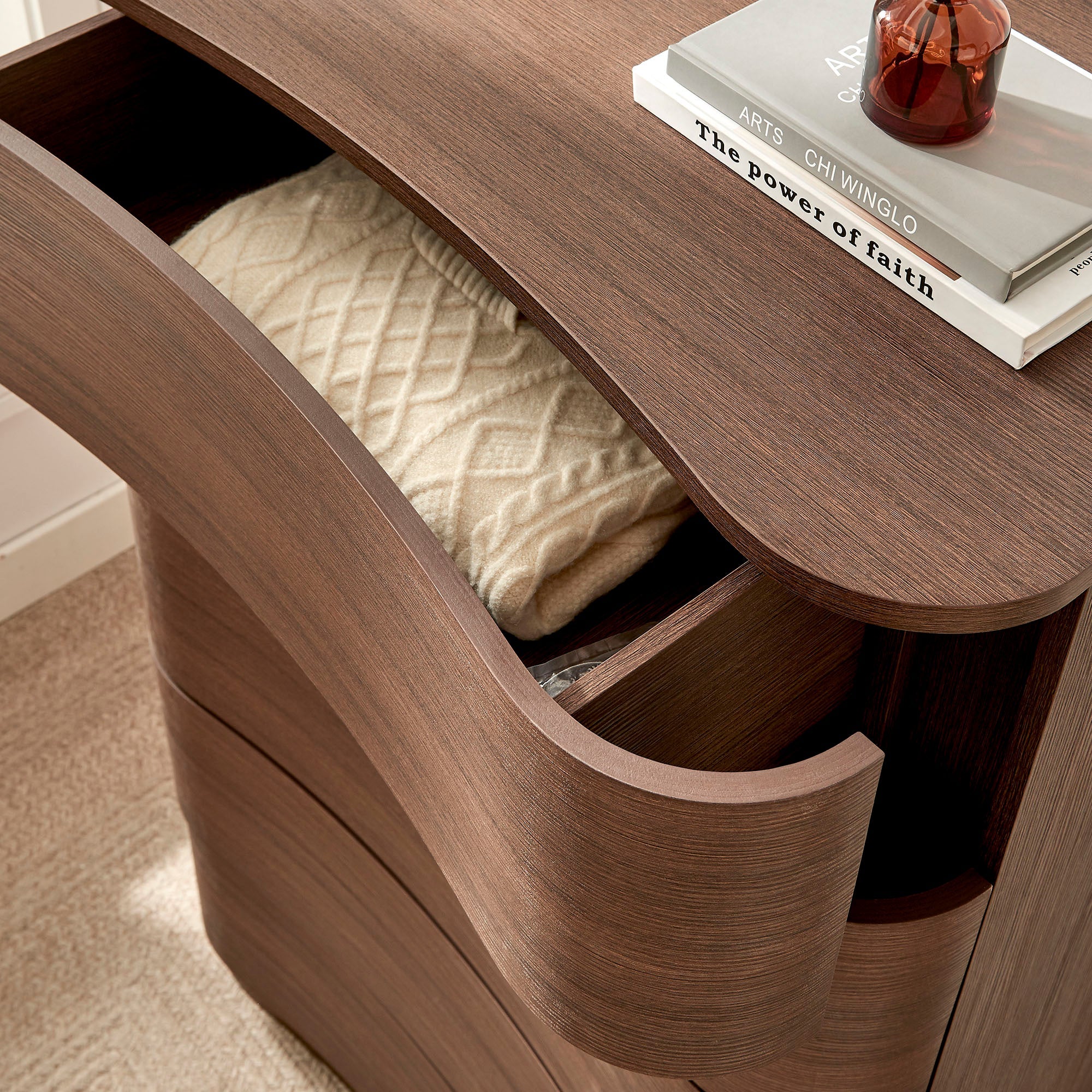 Mirae 5-Drawer Curved Dresser Chest